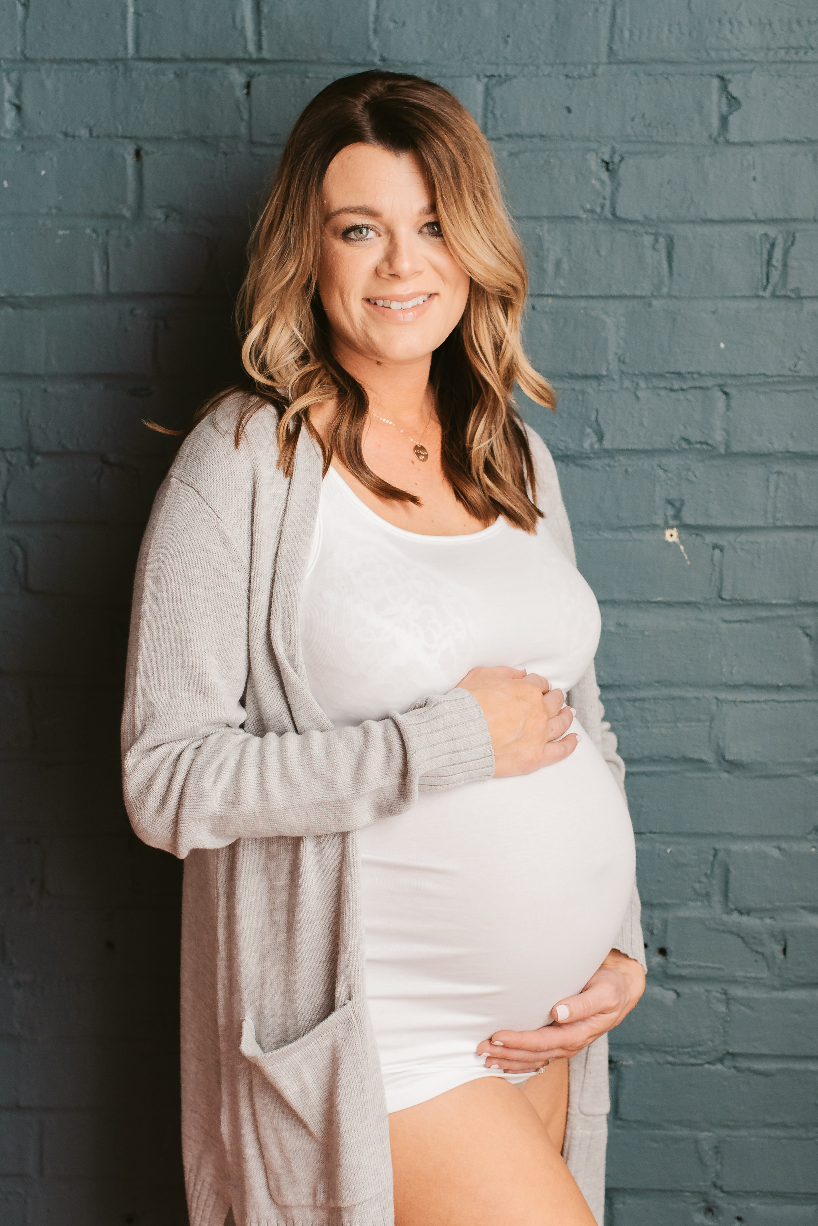 pregnant-boudoir-photoshoot-myrtle-beach